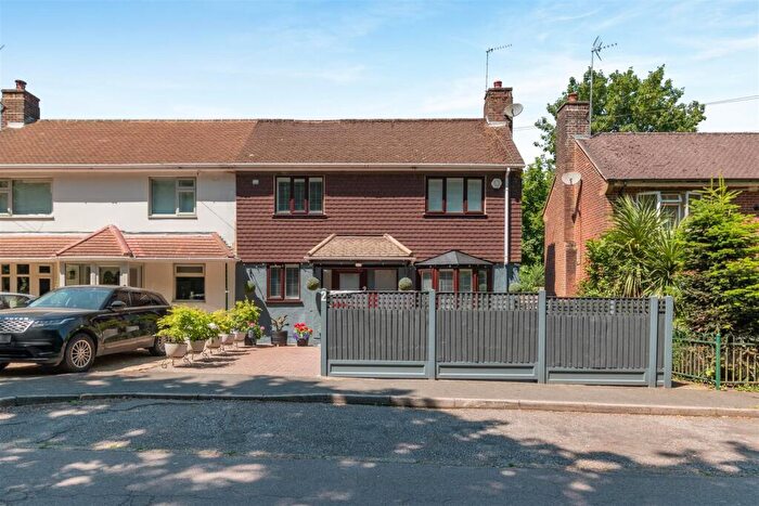 2 Bedroom Semi Detached House For Sale In Mosquito Road, West Malling, ME19