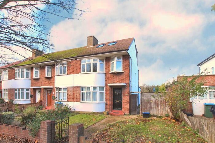 4 Bedroom End Of Terrace House To Rent In Longford Close, Hampton Hill, TW12