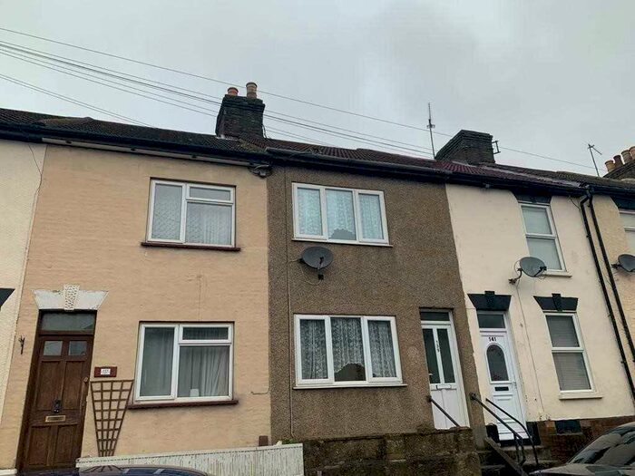 2 Bedroom Terraced House To Rent In Weston Road, Rochester, ME2