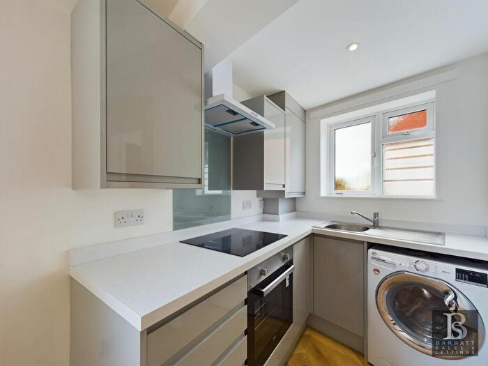 2 Bedroom Apartment To Rent In Clarendon Road, Reading, RG6