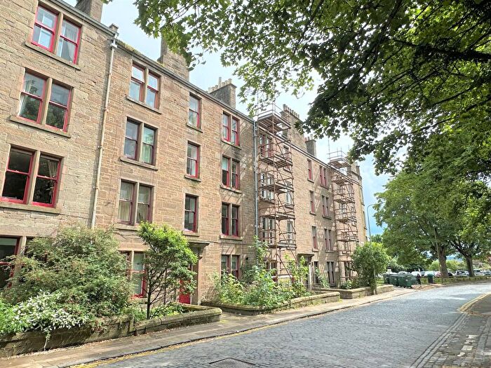 2 Bedroom Flat To Rent In Roseangle, Dundee, DD1