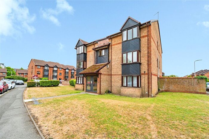 Studio To Rent In Holly Gardens, West Drayton, UB7