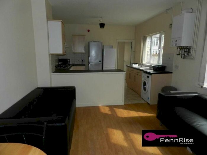 7 Bedroom Property To Rent In Brithdir Street, Cardiff, CF24