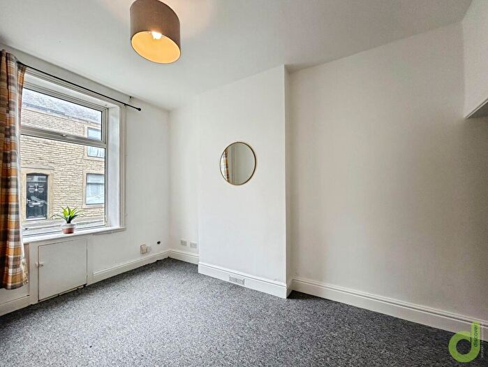 3 Bedroom Terraced House To Rent In Commercial Street, Rishton, BB1