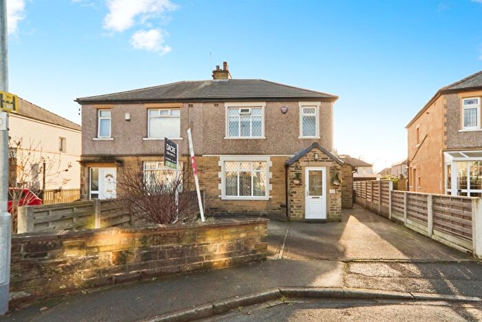 3 Bedroom Semi Detached House For Sale In Pullan Grove, Bradford, BD2