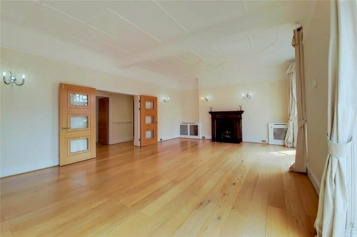 4 Bedroom Flat To Rent In Chiltern Street, London, W1U