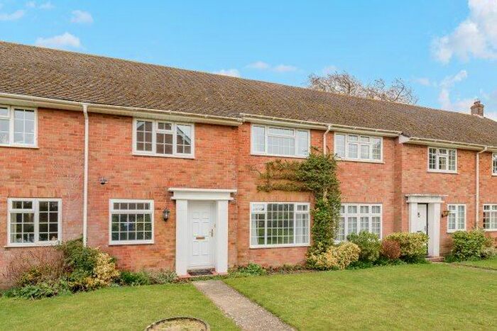 3 Bedroom Property To Rent In St. Thomas Park, Lymington, SO41