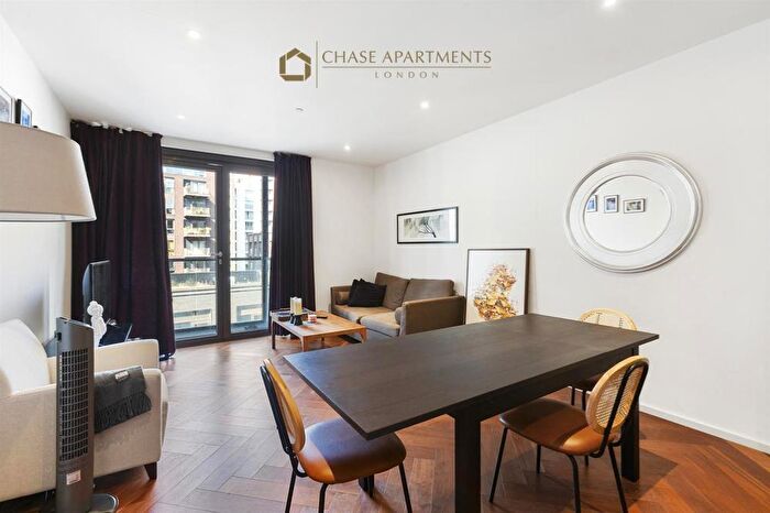 2 Bedroom Apartment To Rent In New Union Square, London, SW11