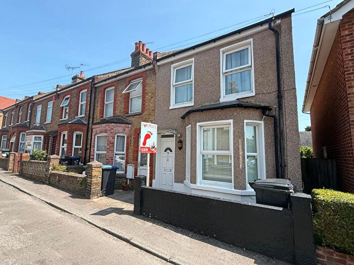 2 Bedroom End Of Terrace House For Sale In Livingstone Road, Broadstairs, CT10