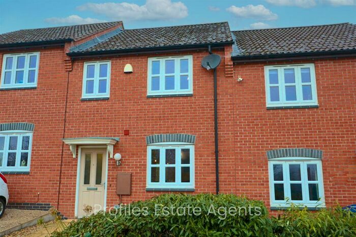 3 Bedroom Town House For Sale In Helsinki Drive, Hinckley, LE10