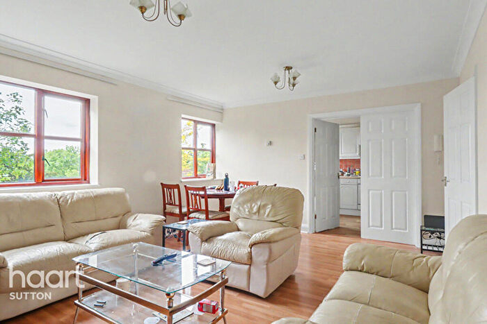 2 Bedroom Flat For Sale In Thicket Road, Sutton, SM1