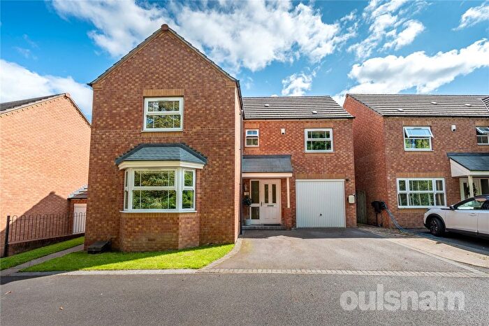 4 Bedroom Detached House For Sale In Oakville Drive, Northfield, Birmingham, B31