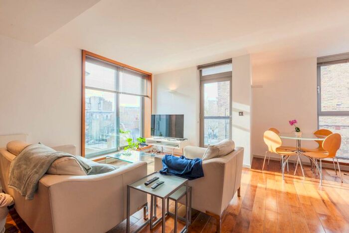 2 Bedroom Flat To Rent In White Lion Street, Angel, London, N1