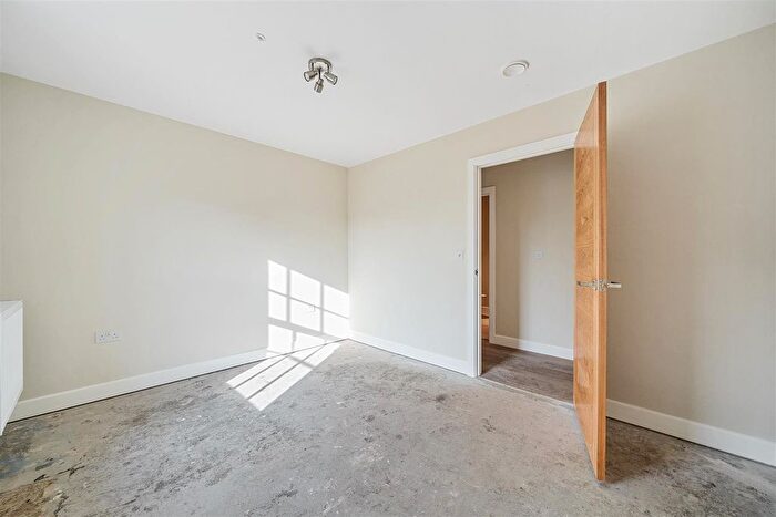 2 Bedroom Flat For Sale In High Street, Ewell, Epsom, KT17