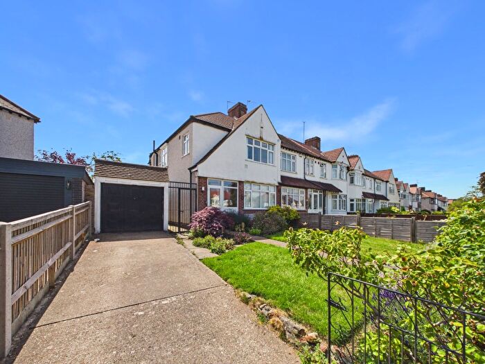 3 Bedroom End Of Terrace House For Sale In West Wickham, Kent, BR4