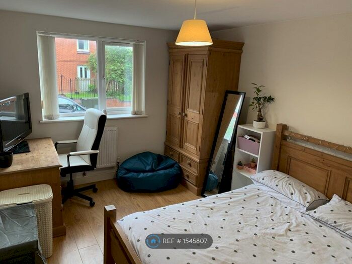 2 Bedroom Flat To Rent In Newland House, Leeds, LS6