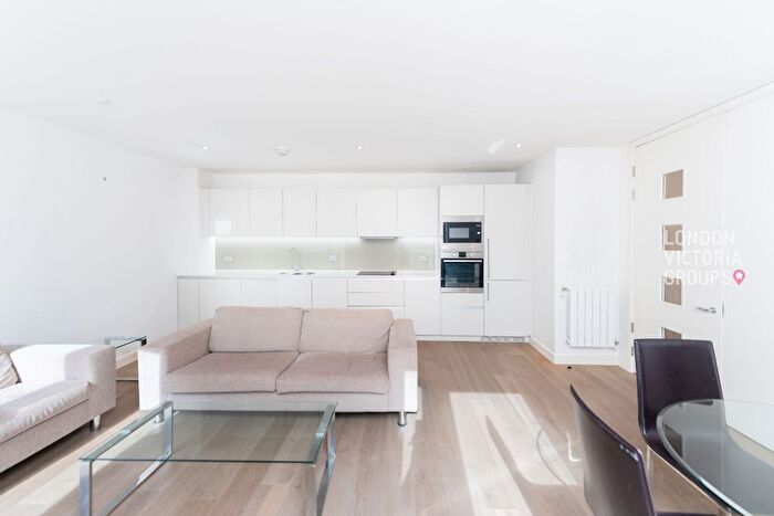 2 Bedroom Flat To Rent In Ottley Drive, London, SE3