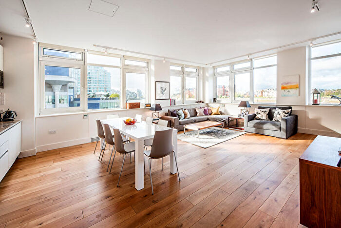 3 Bedroom Apartment To Rent In Lombard Road, SW11