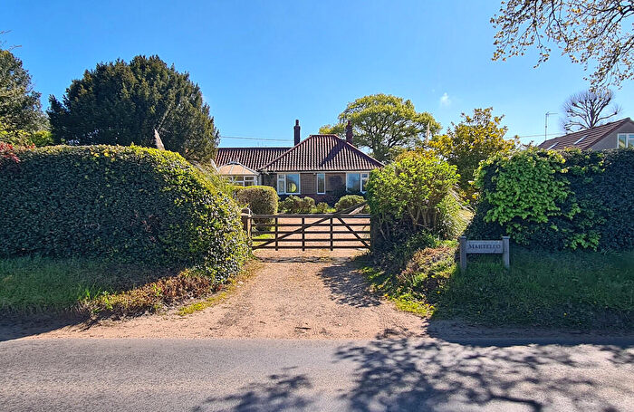 4 Bedroom Detached Bungalow For Sale In The Street, Swafield, NR28