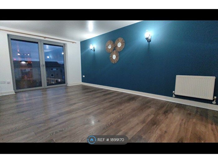 2 Bedroom Flat To Rent In Tideslea Path, London, SE28