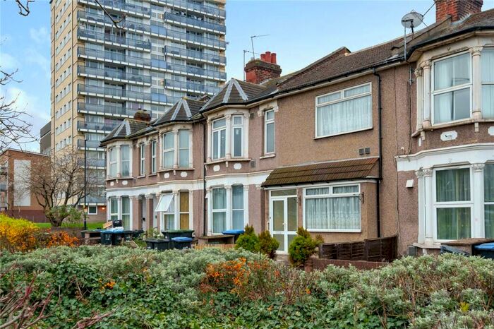 4 Bedroom Terraced House To Rent In Sterling Way, London, N18