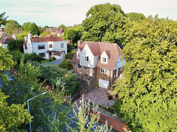 3 Bedroom Detached House For Sale In Holliers Hill, Bexhill-On-Sea, TN40