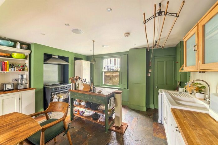 2 Bedroom Property To Rent In Ellesmere Road, Bow West, E3