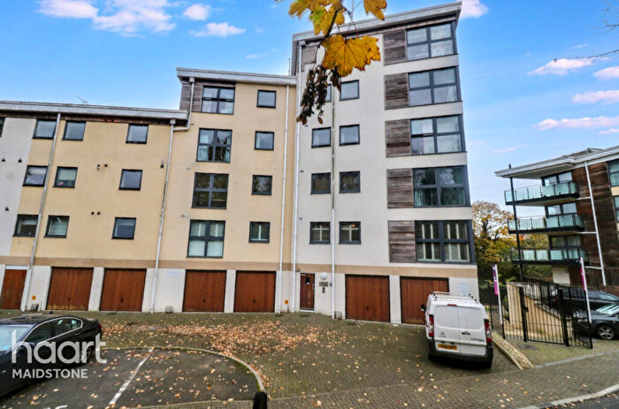 2 Bedroom Apartment For Sale In Clifford Way, Maidstone, ME16