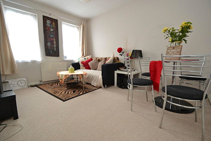 1 Bedroom Apartment To Rent In Surbiton, KT5