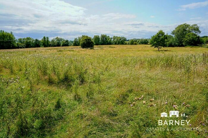 Land For Sale In Land And Barns At Padbury, Buckingham, MK18