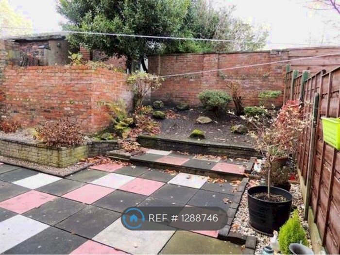 3 Bedroom Semi-Detached House To Rent In Droylsden, Manchester M43