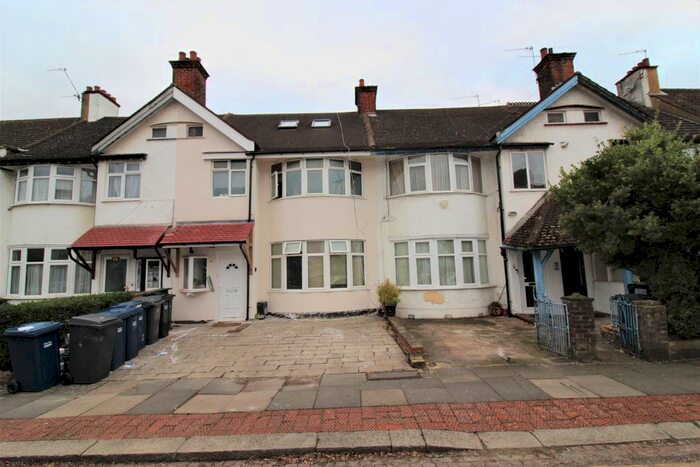 Studio To Rent In St Marys Road, Golders Green, London, NW11