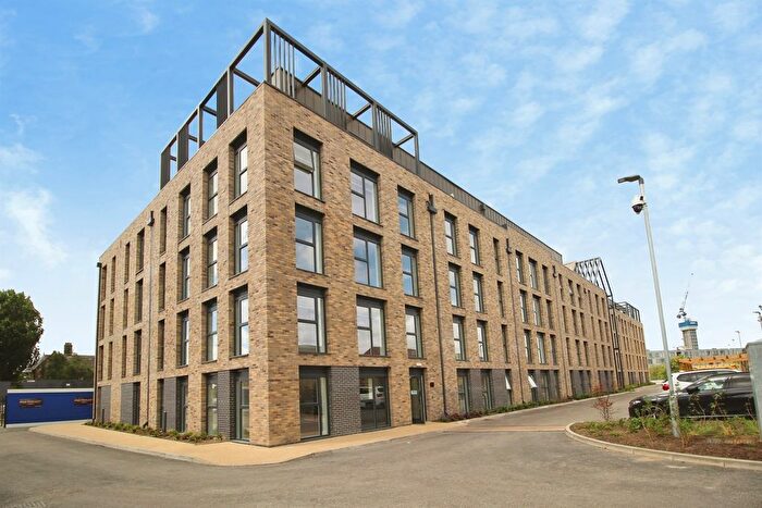 2 Bedroom Flat For Sale In Richmond Hill Close, Leeds, LS9