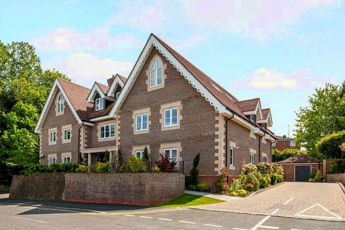 2 Bedroom Apartment To Rent In Croft Road, Godalming, GU7