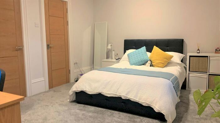 3 Bedroom Flat To Rent In Eskdale Terrace, Jesmond, Newcastle Upon Tyne, NE2