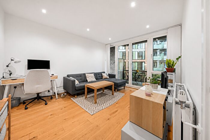 1 Bedroom Flat To Rent In North Mill Apartments, Lovelace Street, Haggerston, E8