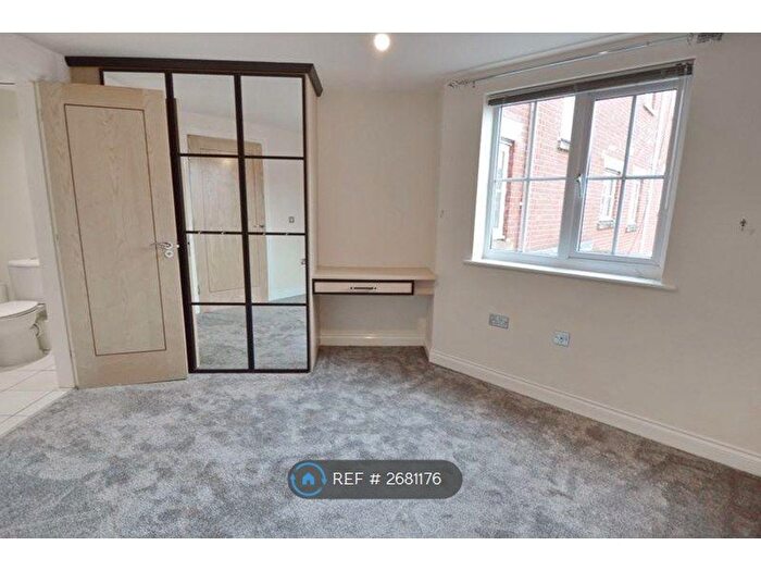 2 Bedroom Flat To Rent In Dingle Close, Radcliffe, Manchester, M26