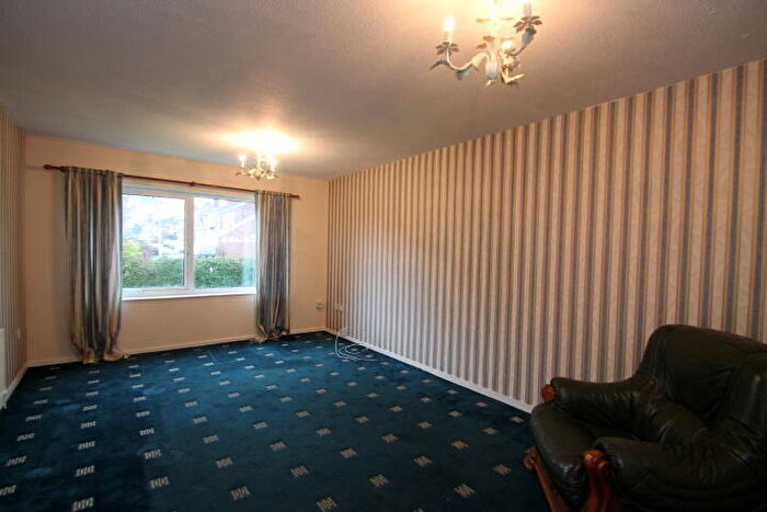 2 Bedroom Apartment To Rent In Trident Drive, Oldbury, West Midlands, B68