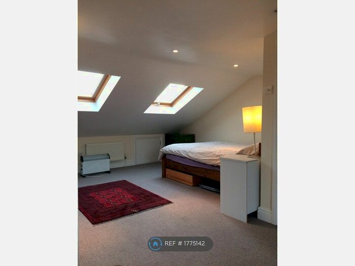 Studio To Rent In Shakespeare Road, London, W3