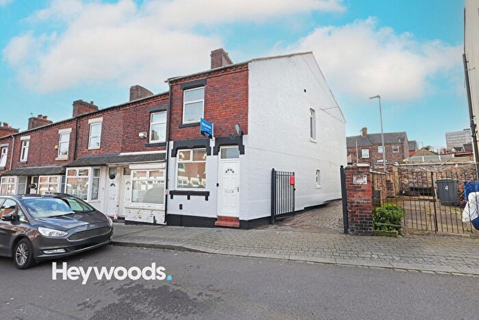 3 Bedroom Terraced House To Rent In Tintern Street, Stoke-On-Trent, ST1