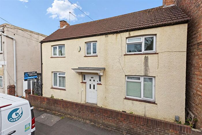 4 Bedroom Detached House For Sale In East Avenue, Hayes, UB3