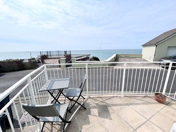 2 Bedroom Flat For Sale In Hambrough Road, Ventnor, PO38