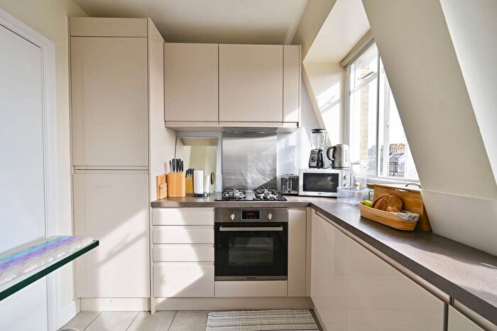1 Bedroom Flat For Sale In Marylebone High Street, Marylebone, London, W1U