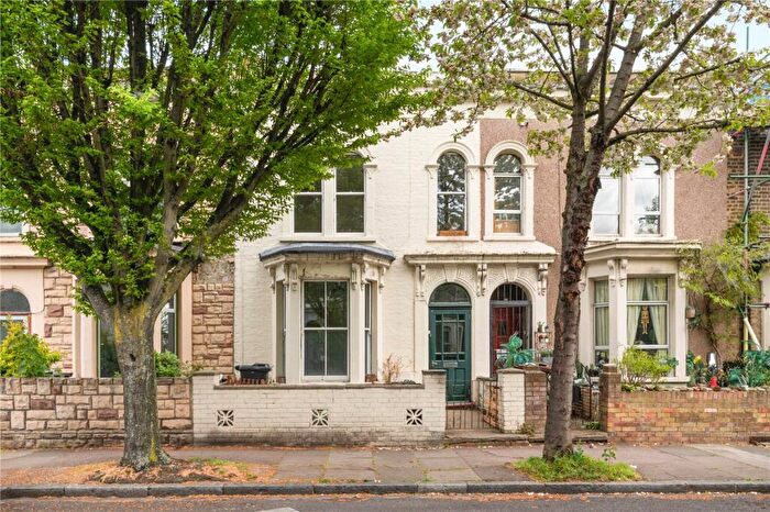 4 Bedroom Terraced House For Sale In Glenarm Road, London, E5