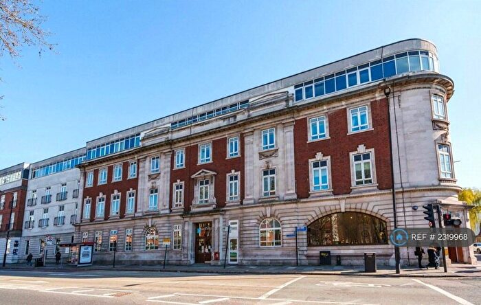 2 Bedroom Flat To Rent In The Quadrangle House, London, E15