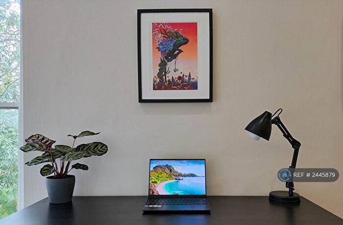 2 Bedroom Flat To Rent In Cotham Brow, Bristol, BS6