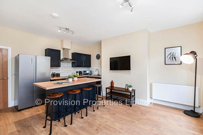 4 Bedroom Apartment To Rent In Kelso Road, Hyde Park, Leeds, LS2