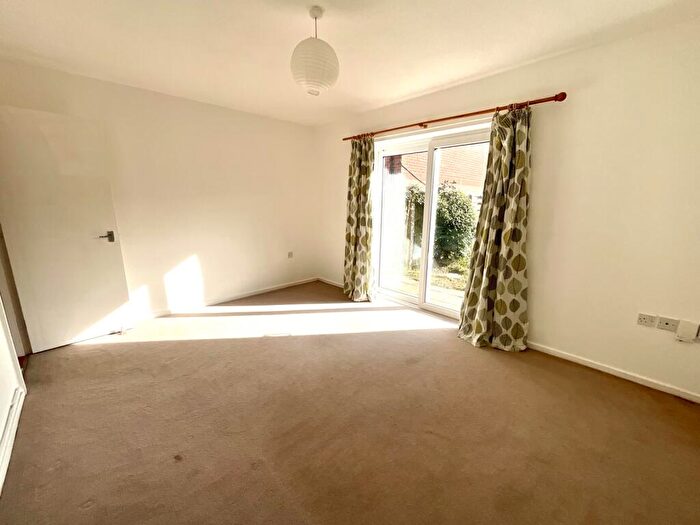 2 Bedroom Apartment To Rent In Ruskin Close, Didcot, Oxfordshire, OX11
