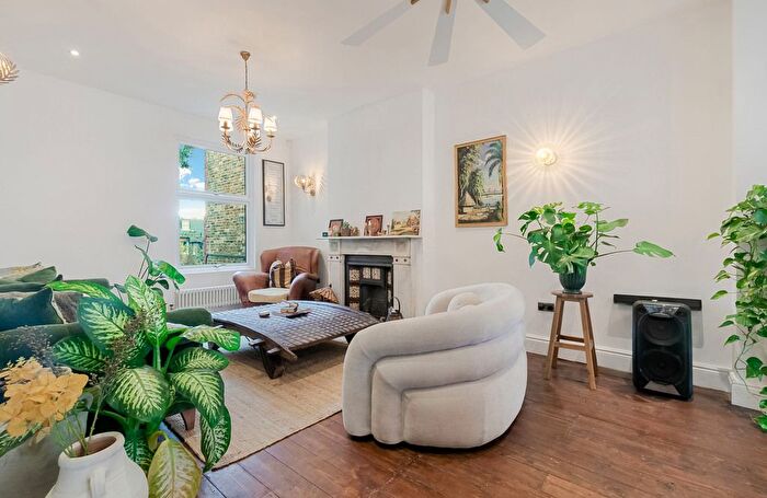 4 Bedroom Property To Rent In Thornlaw Road, SE27