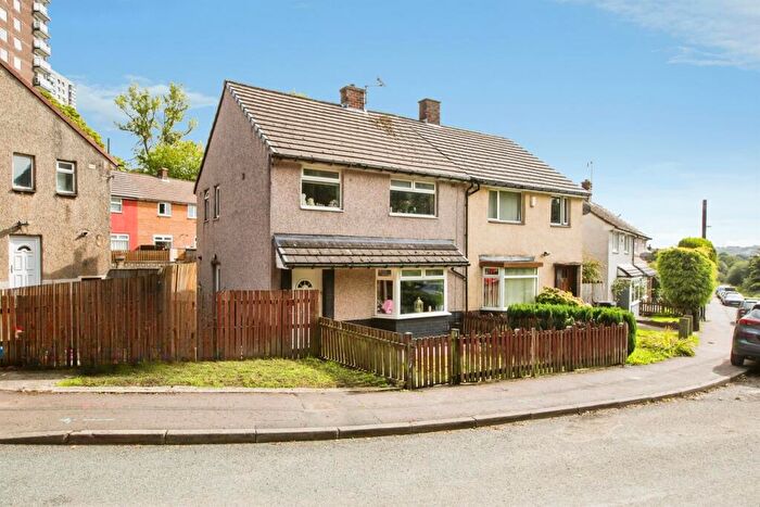 3 Bedroom Semi-Detached House For Sale In Dodge Holme Drive, Halifax, HX2